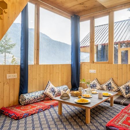 Into The Woods Treehouse Jibhi Villa Exterior photo